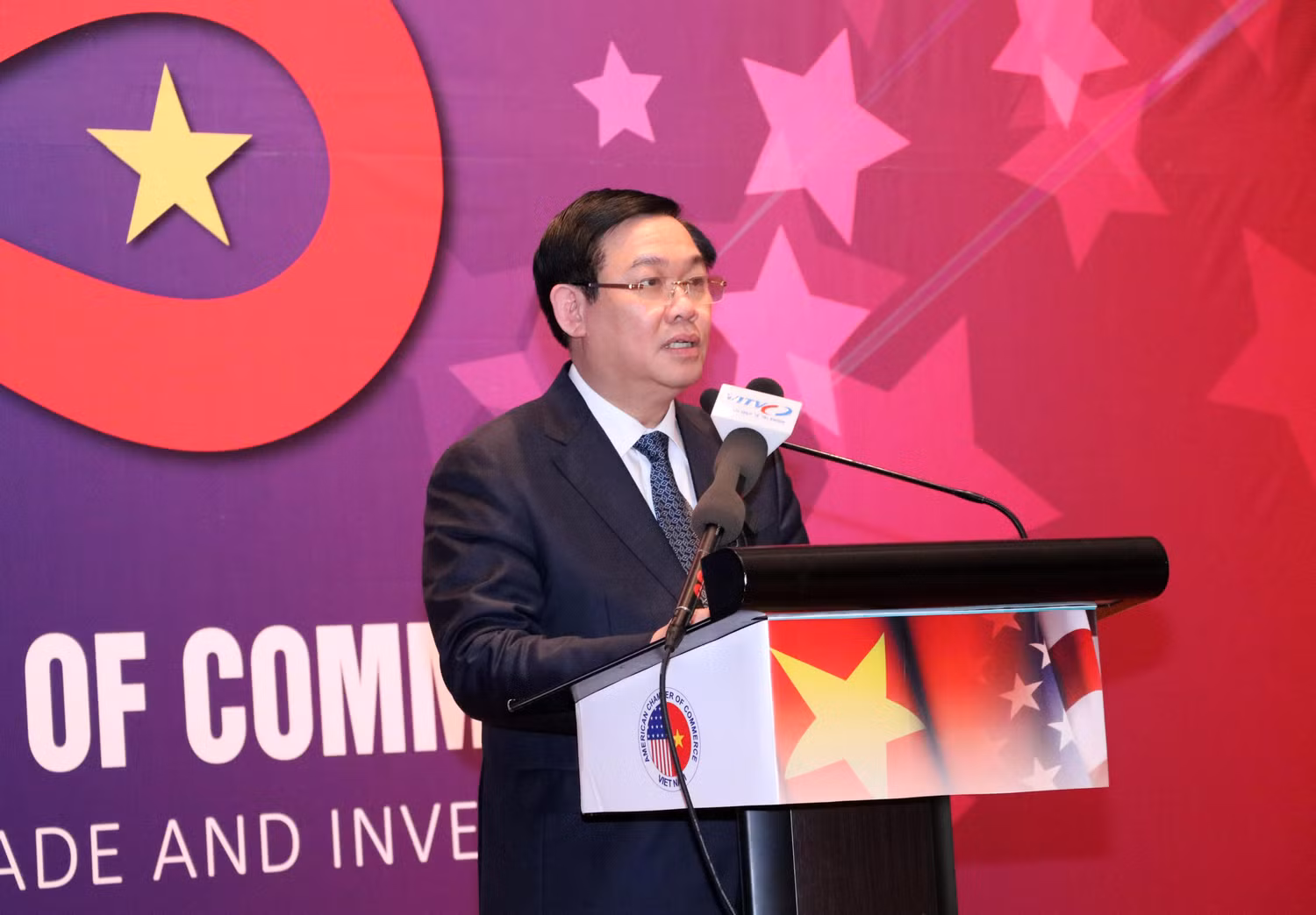 Phó Thủ tướng Vương Đình Huệ phát biểu tại cuộc gặp. Ảnh: VGP