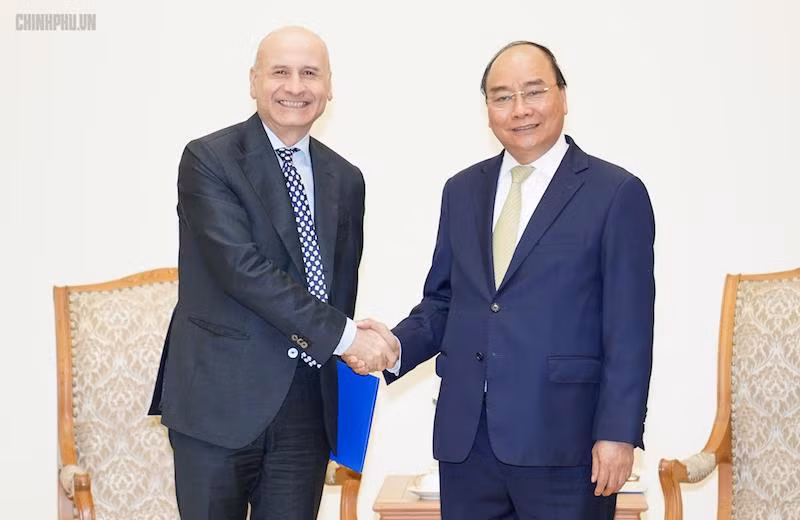 Thủ tướng Nguyễn Xuân Phúc và Đại sứ Italy Antonino Alessandro. Ảnh: Chinhphu.vn Thủ tướng Nguyễn Xuân Phúc và Đại sứ Italy Antonino Alessandro. Ảnh: Chinhphu.vn