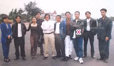 Những bóng hồng trong cuộc đời của “ông trùm” giang hồ này, bây giờ ra sao? Họ ở đâu, đi đâu, về đâu, khó ai mà biết được. Hy vọng, sau khi vấp ngã, họ tự đứng dậy và “hoạch định” cho cuộc đời mình một hướng đi đúng, tránh xa những cạm bẫy, để “vết sẹo” không làm ảnh hưởng tới cuộc sống hiện tại.