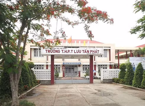Trường trung học phổ thông Lưu Tấn Phát, tỉnh Tiền Giang (ảnh: trungcapthuysan.edu.vn) Trường trung học phổ thông Lưu Tấn Phát, tỉnh Tiền Giang (ảnh: trungcapthuysan.edu.vn)