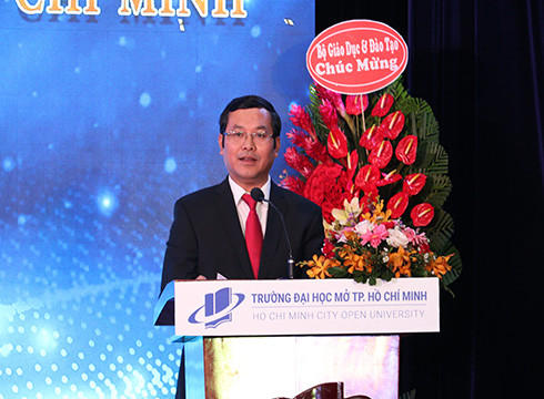 Thứ trưởng Bộ Giáo dục và Đào tạo phát biểu tại buổi lễ kỷ niệm (ảnh: BTC) Thứ trưởng Bộ Giáo dục và Đào tạo phát biểu tại buổi lễ kỷ niệm (ảnh: BTC)