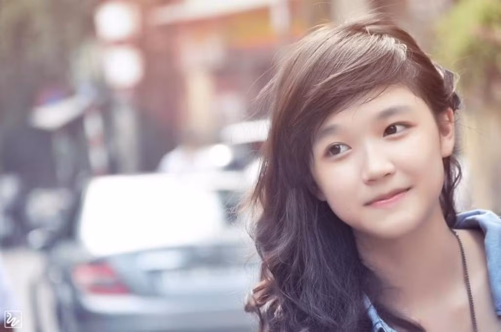 >>NGẮM NỮ SINH ĐẸP NHƯ PHẠM BĂNG BĂNG >> NỤ CƯỜI TỎA SÁNG CỦA MISS NGÔI SAO BÍCH KHANH