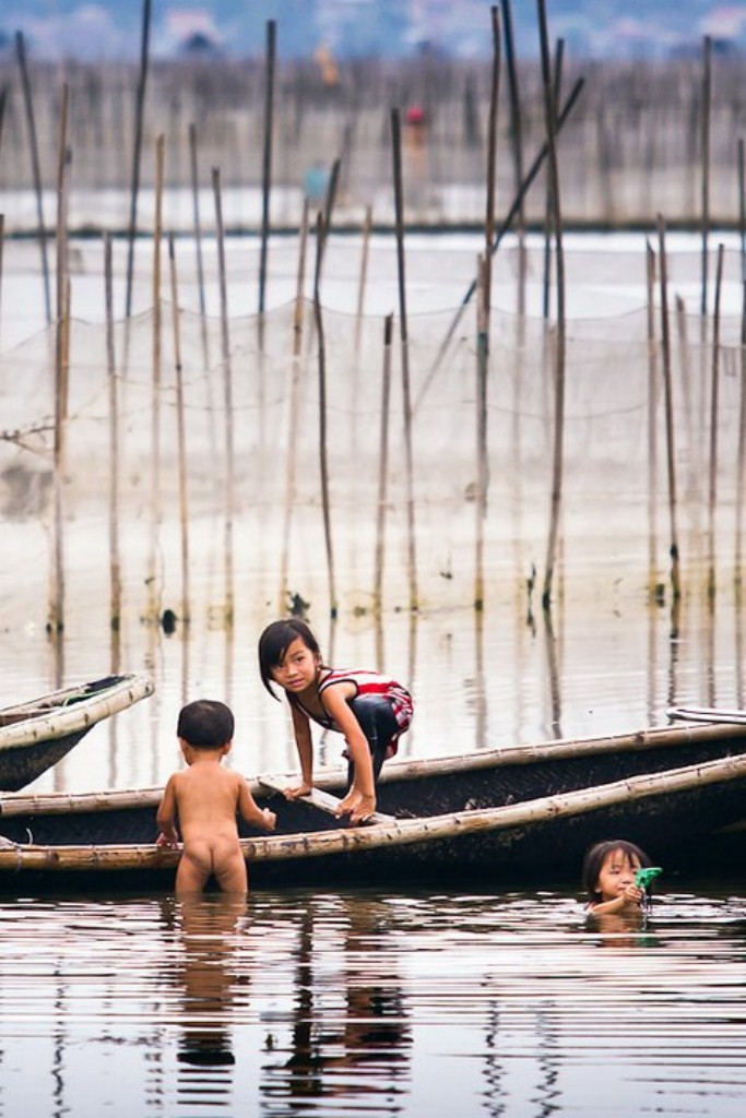 Những đứa trẻ làng chài vó