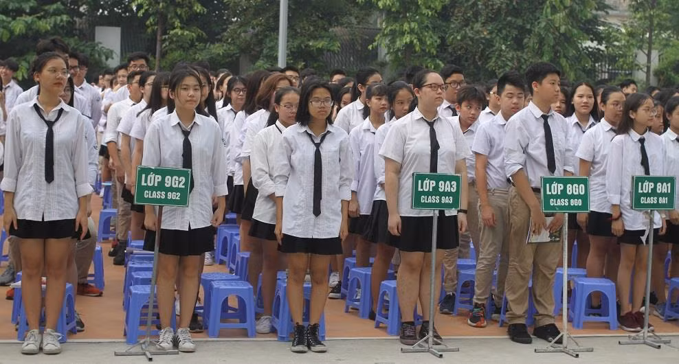 Tiết sinh hoạt dưới cờ diễn ra ngày 26/8 của trường Trung học cơ sở - Trung học phổ thông Newton (Ảnh: Thùy Linh) Tiết sinh hoạt dưới cờ diễn ra ngày 26/8 của trường Trung học cơ sở - Trung học phổ thông Newton (Ảnh: Thùy Linh)
