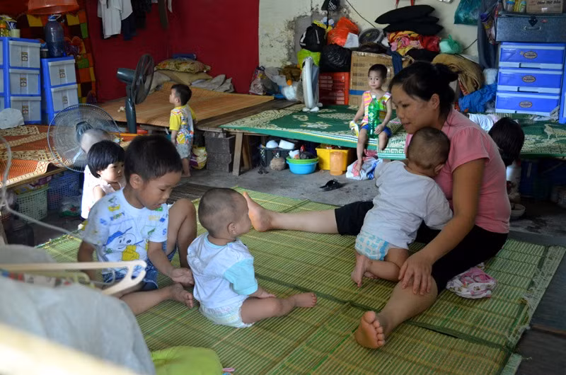 Tự tạo ra những sân chơi cùng các anh chị em.