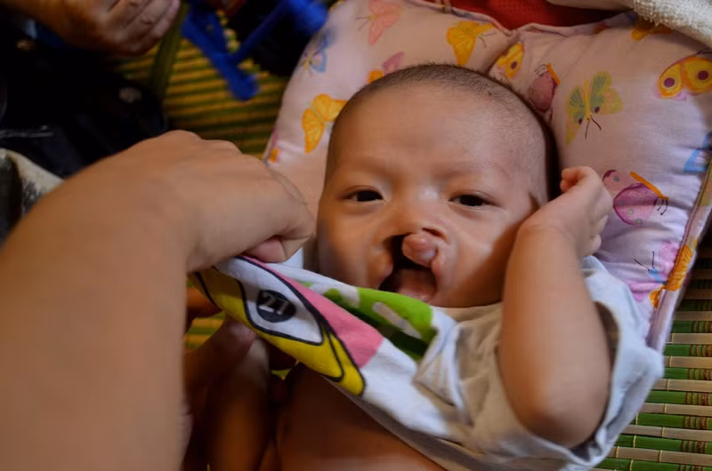 Mong cho em một nụ cười chọn vẹn.