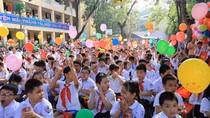Học sinh cả nước tưng bừng khai giảng năm học mới ảnh 2