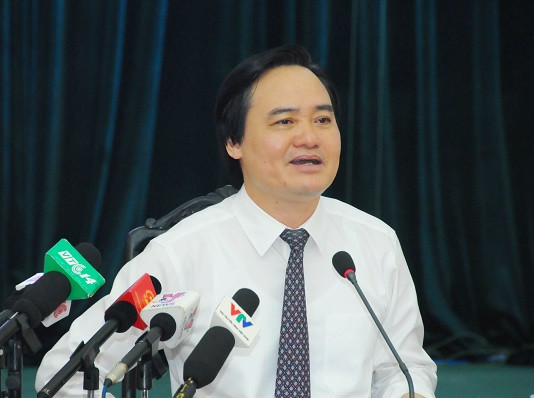 Bộ trưởng Phùng Xuân Nhạ