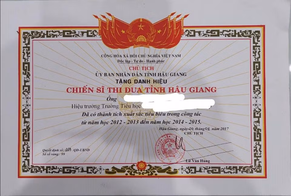 Danh hiệu Chiến sĩ thi đua cấp tỉnh mà nhà giáo này đã đạt được (Ảnh nhân vật cung cấp)