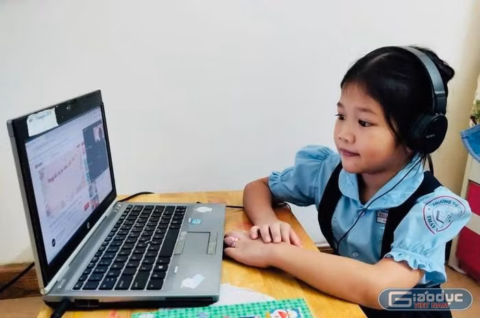 Nhiều trường học ở phía Nam đang triển dạy dạy trực tuyến từ nhiều tuần qua. (Ảnh minh họa: P.N) Nhiều trường học ở phía Nam đang triển dạy dạy trực tuyến từ nhiều tuần qua. (Ảnh minh họa: P.N)