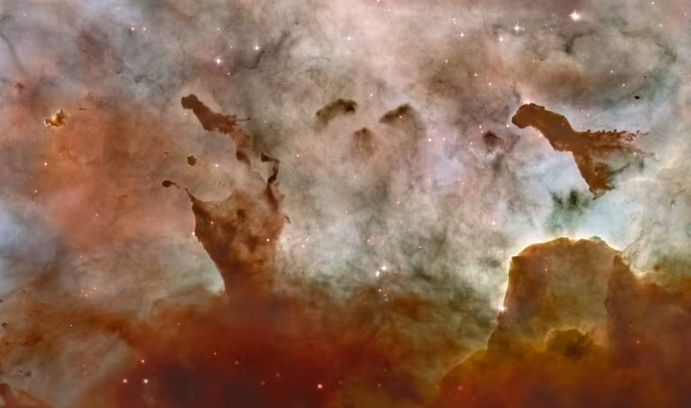 13. Những đám mây đen trôi trong cảnh quan giống trong mơ của tinh vân Carina Nebula đã được tạo thành bởi gió thổi từ ngoài vào và bức xạ cực tím từ nhiều ngôi sao ma quái. Trong quá trình hình thành, những ngôi sao này sẽ tách nhỏ vật chất xung quanh và tạo ra các ngôi sao nhỏ. 13. Những đám mây đen trôi trong cảnh quan giống trong mơ của tinh vân Carina Nebula đã được tạo thành bởi gió thổi từ ngoài vào và bức xạ cực tím từ nhiều ngôi sao ma quái. Trong quá trình hình thành, những ngôi sao này sẽ tách nhỏ vật chất xung quanh và tạo ra các ngôi sao nhỏ.