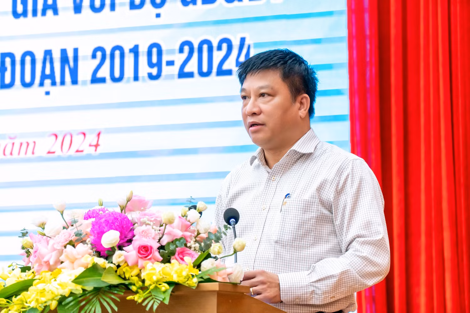 thầy Phương.jpg