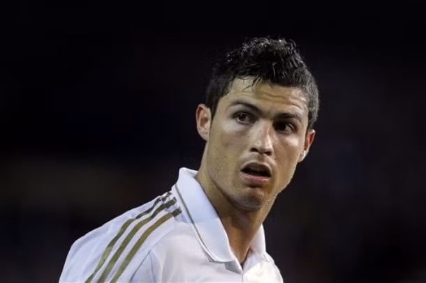 Ở La Liga, CR7 có thêm một kỷ lục mới, đó là cầu thủ đầu tiên ghi 20 bàn thắng trên sân khách trong một mùa giải. Ở La Liga, CR7 có thêm một kỷ lục mới, đó là cầu thủ đầu tiên ghi 20 bàn thắng trên sân khách trong một mùa giải.