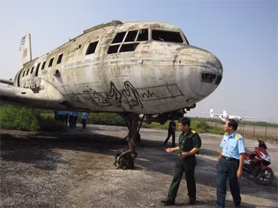 Chiếc chuyên cơ IL-14 mang số hiệu VN-C 516 khi mới được phát hiện