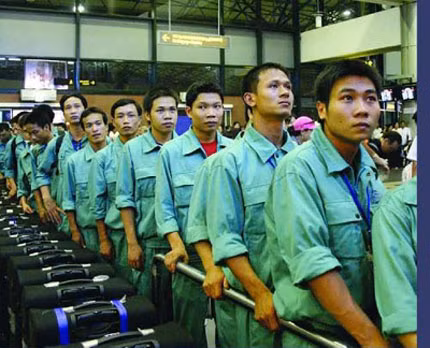 Lao động Việt Nam chuẩn bị xuất cảnh Lao động Việt Nam chuẩn bị xuất cảnh