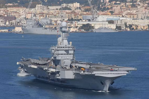Tàu sân bay động cơ hạt nhân Charles de Gaulle của Pháp