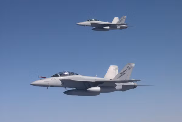 Biên đội máy bay chiến đấu F/A-18 Super Hornet Hải quân Mỹ