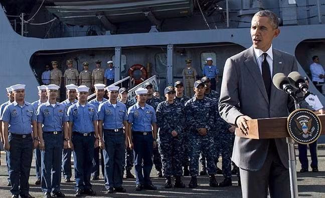 Ngày 17 tháng 11 năm 2015, Tổng thống Mỹ Barack Obama đến thăm tàu chỉ huy BRP Gregorio del Pilar của Hải quân Philippines, biểu tượng cho sự viện trợ của Mỹ đối với Philippines. Ông tuyên bố khoản viện trợ tăng cường năng lực an ninh biển cho các nước ASEAN, sẽ chuyển giao bổ sung 2 tàu chiến cho Philippines. Ngày 17 tháng 11 năm 2015, Tổng thống Mỹ Barack Obama đến thăm tàu chỉ huy BRP Gregorio del Pilar của Hải quân Philippines, biểu tượng cho sự viện trợ của Mỹ đối với Philippines. Ông tuyên bố khoản viện trợ tăng cường năng lực an ninh biển cho các nước ASEAN, sẽ chuyển giao bổ sung 2 tàu chiến cho Philippines.