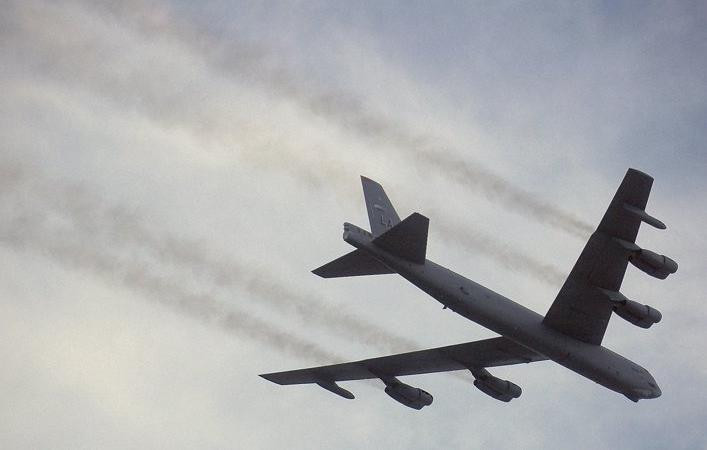 Máy bay ném bom chiến lược B-52 Mỹ