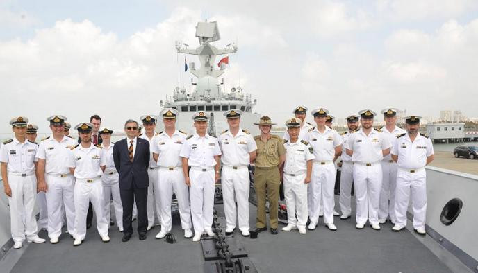 Sáng ngày 31 tháng 10 năm 2015, các tàu hộ vệ HMAS Arunta và HMAS Stuart Hải quân hoàng gia Australia đến cảng Trạm Giang, bắt đầu tiến hành thăm Hạm đội Nam Hải, Hải quân Trung Quốc, thời gian 3 ngày