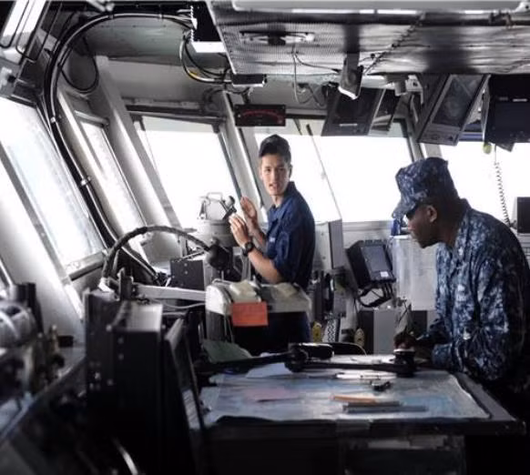 Trên tàu sân bay động cơ hạt nhân USS Ronald Reagan CVN76 Hải quân Mỹ