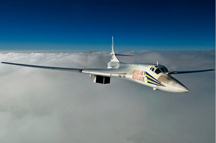 Máy bay ném bom chiến lược Tu-160 Blackjack Nga