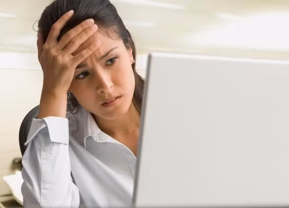 5. Nhịn ăn sáng: Nếu không ăn sáng, cơ thể bạn sẽ rất mệt mỏi và có nhu cầu ăn nhiều hơn trong các bữa ăn sau đó. Các nhà dinh dưỡng khẳng định rằng, trung bình những người không ăn sáng trong ngày sẽ ăn nhiều hơn gấp 2,5 lần so với những người có ăn sáng.