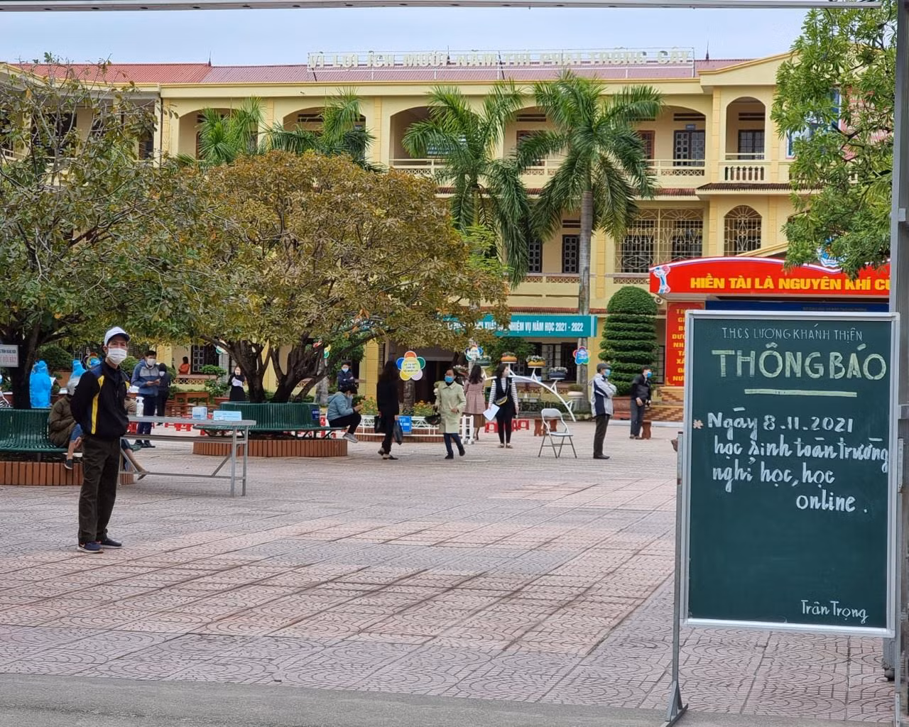 Học sinh toàn quận Kiến An nghỉ học khẩn cấp do xuất hiện nhiều ca mắc Covid-19 trên địa bàn (Ảnh: Phương Linh)