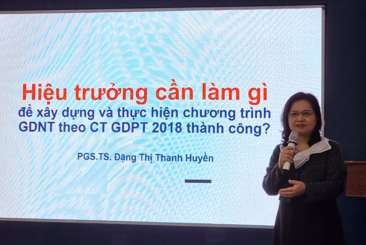 Phó Giáo sư. Tiến sĩ Đặng Thị Thanh Huyền phát biểu tại tọa đàm (Ảnh: Phương Linh)