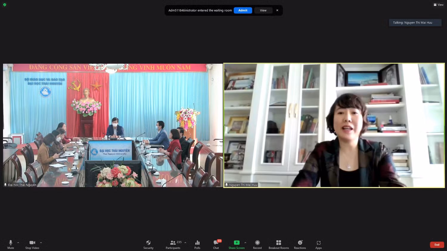 Buổi khai giảng lớp giảng viên tiếng anh của Đại học Thái Nguyên (bên trái là Phó giáo sư Trần Viết Khanh – Phó Bí thư Đảng ủy, Phó Giám đốc Đại học Thái Nguyên phát biểu khai mạc. Bên phải là Tiến sĩ Nguyễn Thị Mai Hữu - Trưởng ban Quản lý Đề án Ngoại ngữ Quốc gia tham dự và phát biểu) Buổi khai giảng lớp giảng viên tiếng anh của Đại học Thái Nguyên (bên trái là Phó giáo sư Trần Viết Khanh – Phó Bí thư Đảng ủy, Phó Giám đốc Đại học Thái Nguyên phát biểu khai mạc. Bên phải là Tiến sĩ Nguyễn Thị Mai Hữu - Trưởng ban Quản lý Đề án Ngoại ngữ Quốc gia tham dự và phát biểu)