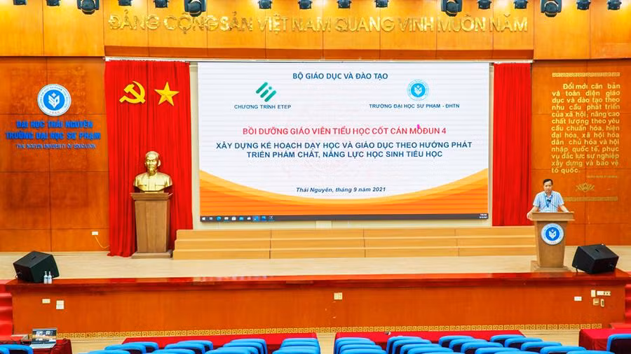 Công tác bồi dưỡng giáo viên cốt cán của Đại học Thái Nguyên cơ bản không bị ảnh hưởng dù dịch COVID phức tạp