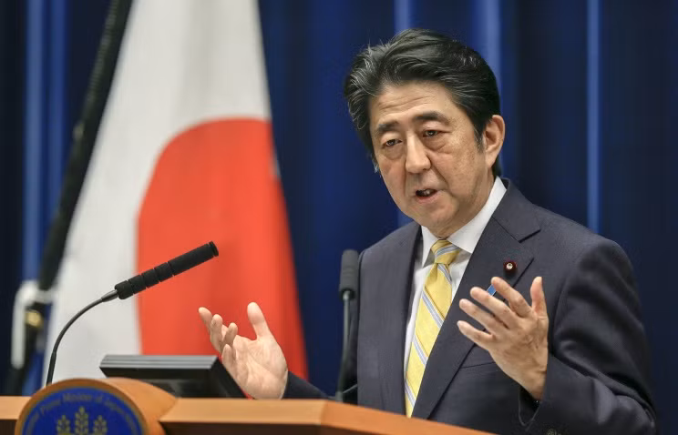 Thủ tướng Nhật Bản Shinzo Abe thúc đẩy mạnh mẽ vấn đề Trung Quốc leo thang ở Biển Đông, Hoa Đông tại hội nghị thượng đỉnh G-7. Ảnh: EPA.