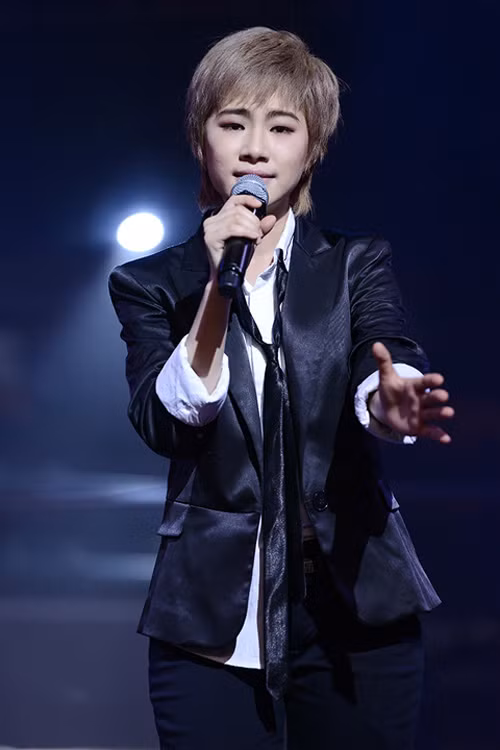 Không còn một Lương Bích Hữu trong những ca khúc tình yêu ủy mị, thay vào đó là một tomboy rất cuốn hút. Không còn một Lương Bích Hữu trong những ca khúc tình yêu ủy mị, thay vào đó là một tomboy rất cuốn hút.