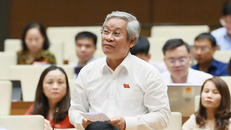 Theo Đại biểu Quốc hội Lê Tuấn Tứ (đoàn Khánh Hòa), Chúng ta nên giao quyền tự chủ, tự chịu trách nhiệm giải trình cho các trường đại học để thực hiện được chủ trương của Đảng, nhà nước, Chính phủ về vấn đề này. (Ảnh: VOV) Theo Đại biểu Quốc hội Lê Tuấn Tứ (đoàn Khánh Hòa), Chúng ta nên giao quyền tự chủ, tự chịu trách nhiệm giải trình cho các trường đại học để thực hiện được chủ trương của Đảng, nhà nước, Chính phủ về vấn đề này. (Ảnh: VOV)