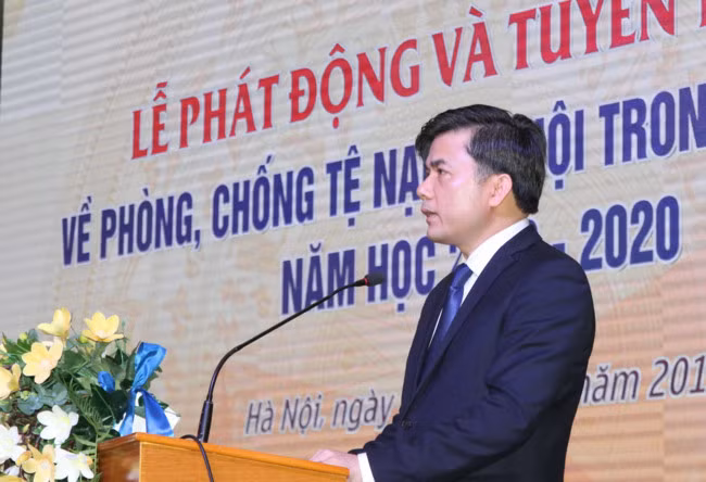 Ông Bùi Văn Linh phát biểu tại buổi lễ (Ảnh: Lê Cường)