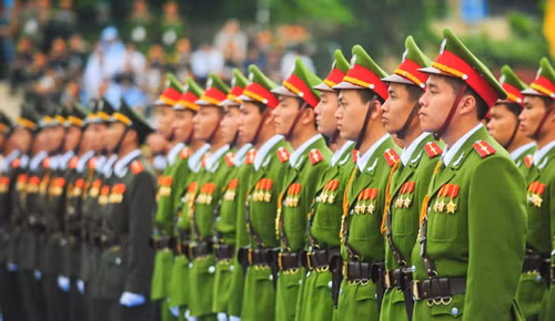 Xây dựng đội ngũ công an nhân dân vừa hồng, vừa chuyên, vì nhân dân phục vụ