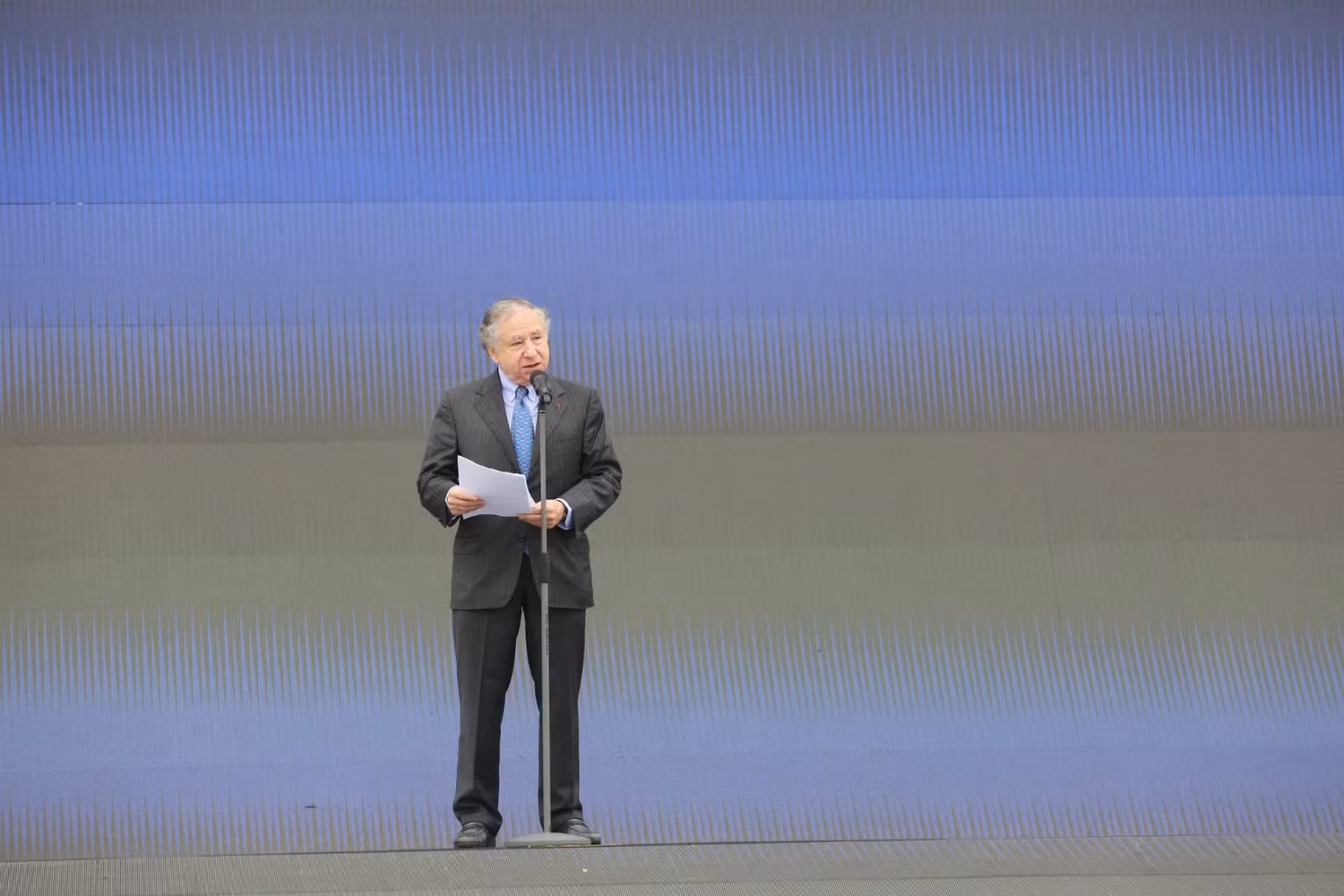 ông Jean Todt, Chủ tịch Liên đoàn Ô tô Quốc tế (FIA) phát biểu. Ảnh: Vingroup