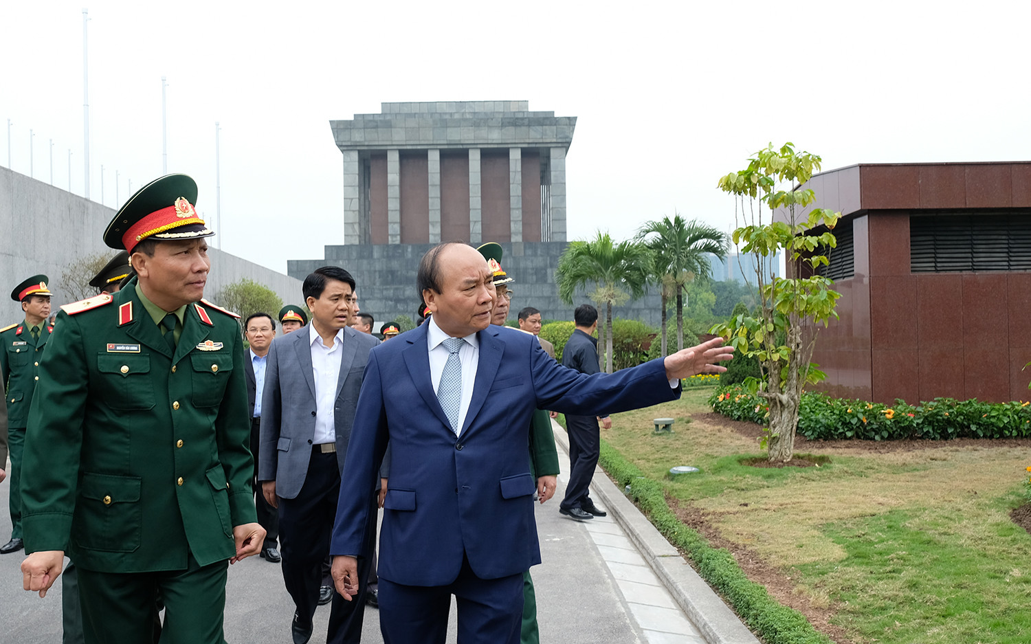Thủ tướng đánh giá cao công tác quản lý, tu bổ Lăng Bác. (Ảnh: VPCP)