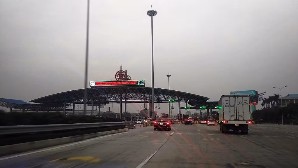 BOT khó phát huy được giá trị nếu còn thiếu minh bạc và đặt trạm tùy tiện (Ảnh: Lại Cường)