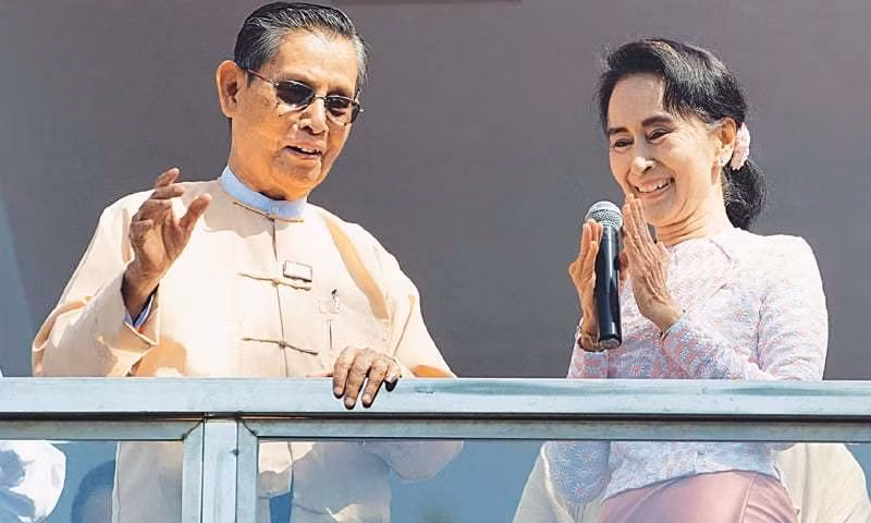 Ông Tin Oo và bà Aung San Suu Kyi. Ảnh: dawn.com. Ông Tin Oo và bà Aung San Suu Kyi. Ảnh: dawn.com.