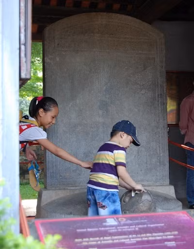ĐÁP ÁN THI CAO ĐẲNG 2012 CỦA BỘ GIÁO DỤC: ĐÁP ÁN TIẾNG ANH KHỐI A1, D HỆ CAO ĐẲNG 2012 - ĐÁP ÁN MÔN VẬT LÍ KHỐI A, A1 HỆ CAO ĐẲNG 2012 - ĐÁP ÁN MÔN HÓA KHỐI A, B - ĐÁP ÁN MÔN TOÁN KHỐI A, A1, B, D HỆ CAO ĐẲNG 2012 - ĐÁP ÁN MÔN VĂN KHỐI C, D HỆ CAO ĐẲNG 2012 - ĐÁP ÁN TIẾNG TRUNG, PHÁP, NGA HỆ CAO ĐẲNG 2012