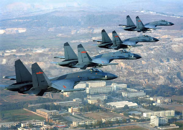 J-11 trông thì hoành tráng nhưng chất lượng rất kém J-11 trông thì hoành tráng nhưng chất lượng rất kém