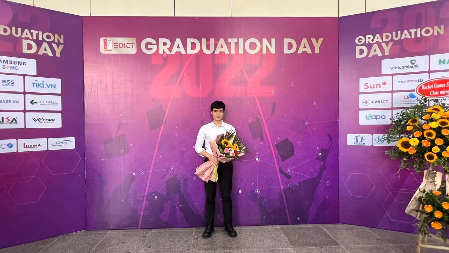 Lê Minh Tú tốt nghiệp thủ khoa Trường Đại học Bách khoa Hà Nội năm 2022. Ảnh: NVCC Lê Minh Tú tốt nghiệp thủ khoa Trường Đại học Bách khoa Hà Nội năm 2022. Ảnh: NVCC