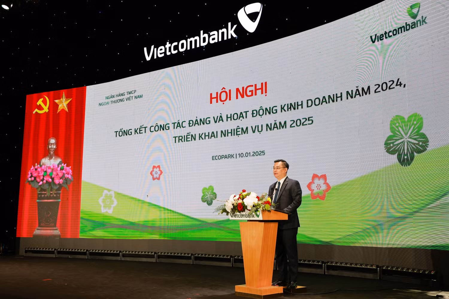 20250110_VCB_Tin Bai Hoi Nghi Tong Ket Kinh Doanh_anh 1.jpg
