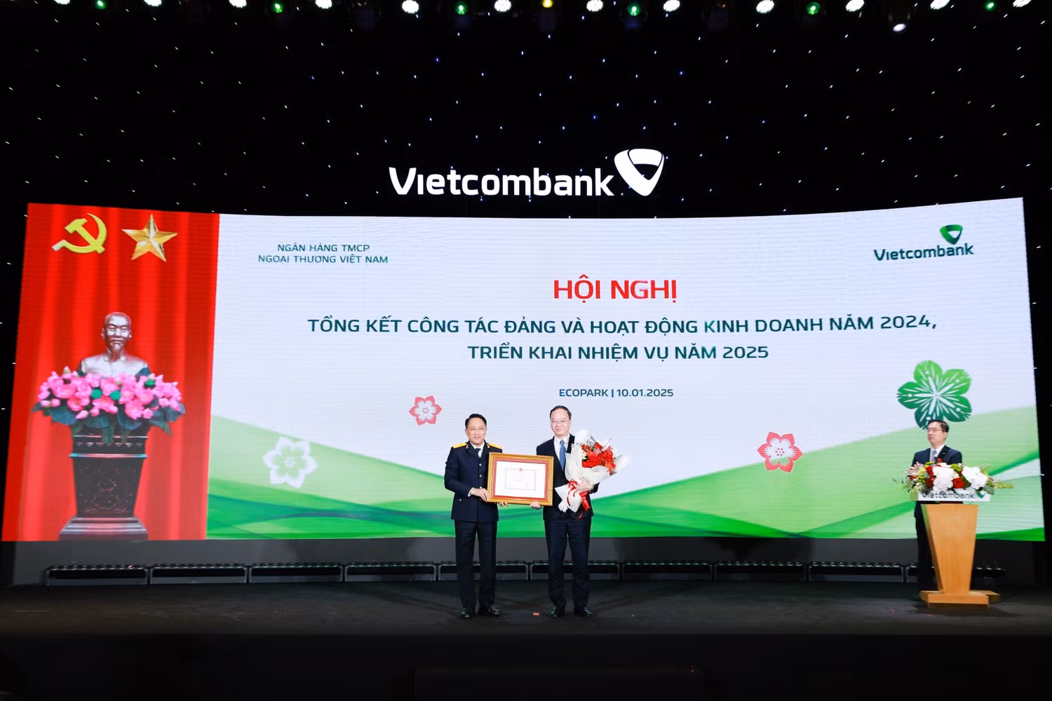 20250110_VCB_Tin Bai Hoi Nghi Tong Ket Kinh Doanh_anh 3.jpg