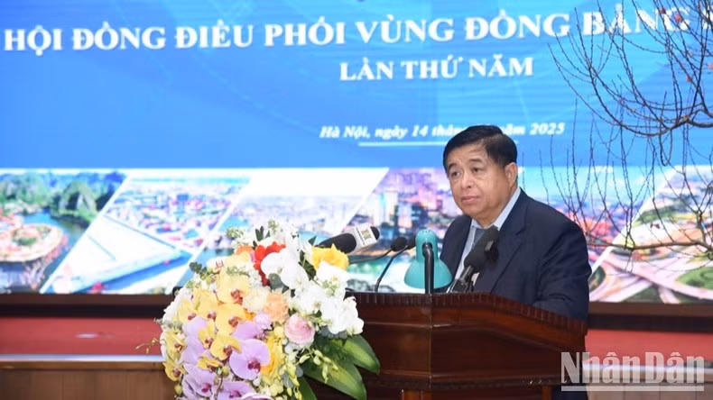 Bộ trưởng Kế hoạch và Đầu tư Nguyễn Chí Dũng phát biểu ý kiến tại Hội nghị. (Ảnh: Trần Hải)