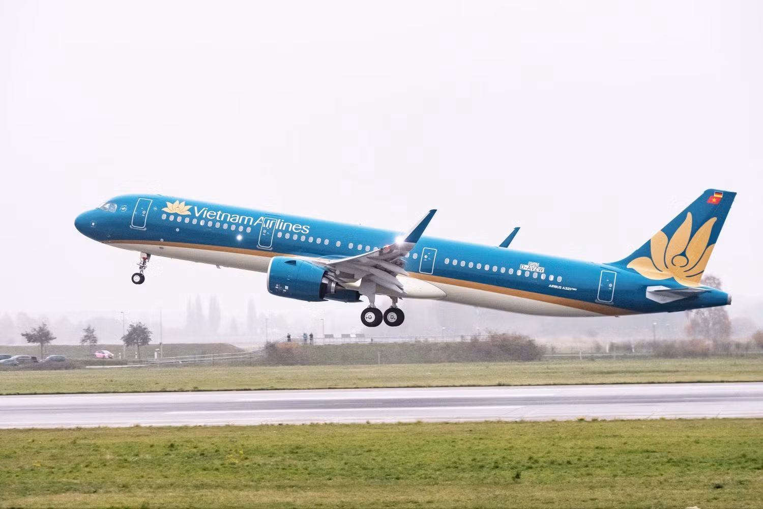Đường bay Hà Nội - Manila được khai thác bằng tàu bay Airbus A321.jpg