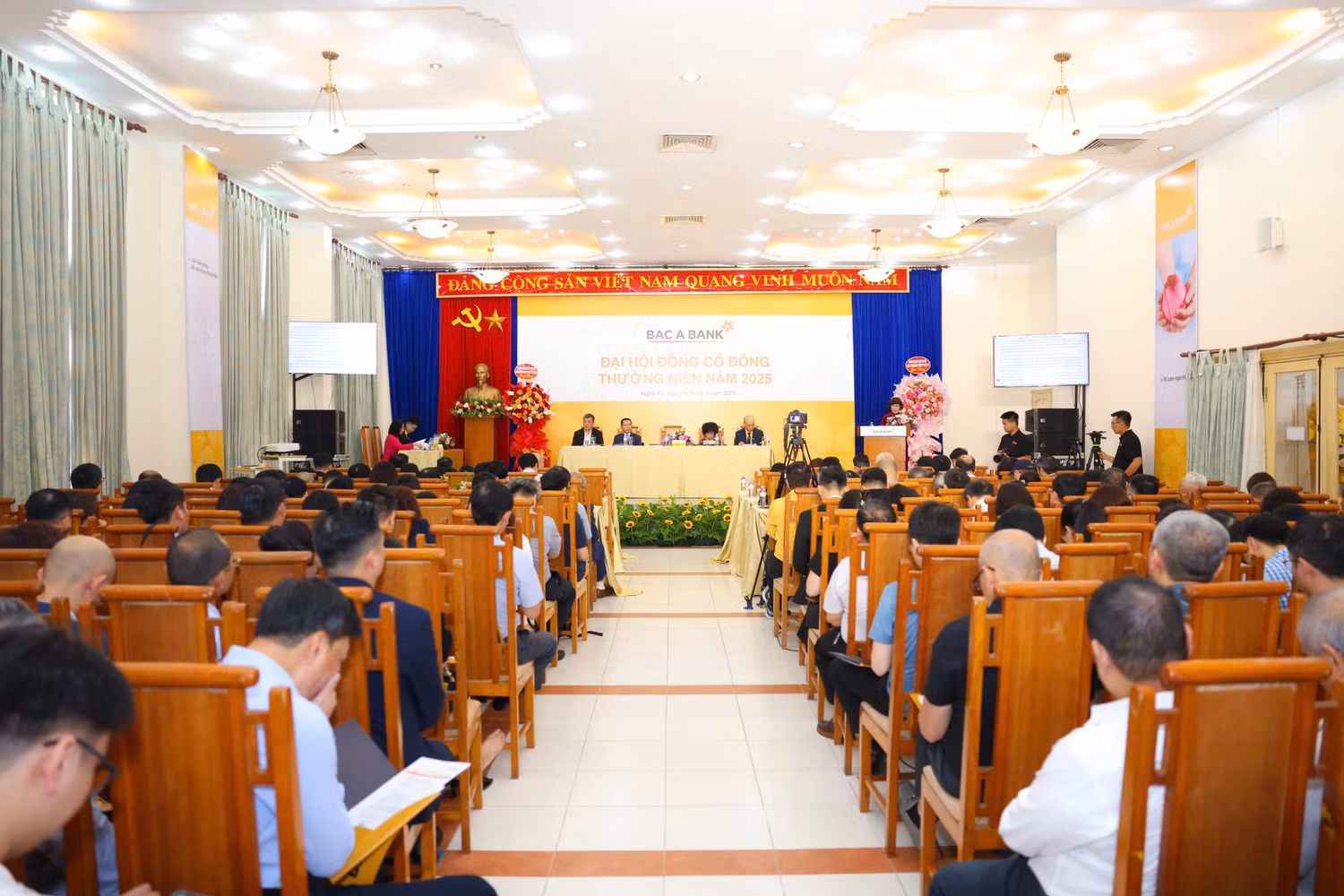 Đại hội đồng cổ đông thường niên 2025 của BAC A BANK đã diễn ra thành công.jpg