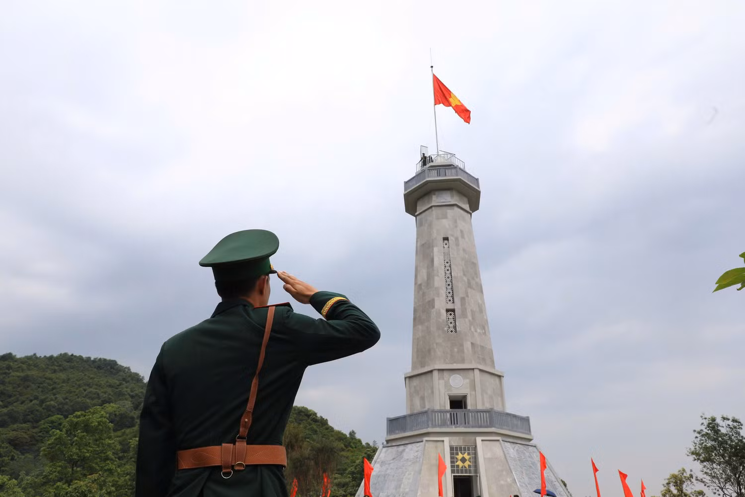 Khanh thanh cot co A Pa Chai (3).jpg