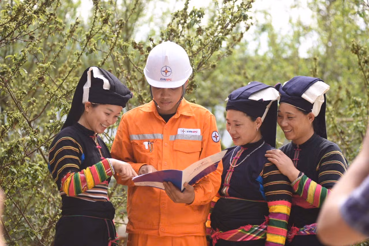 Điện lực luyên truyền sử dụng điện tiết kiệm, an toàn, hiệu quả.jpg
